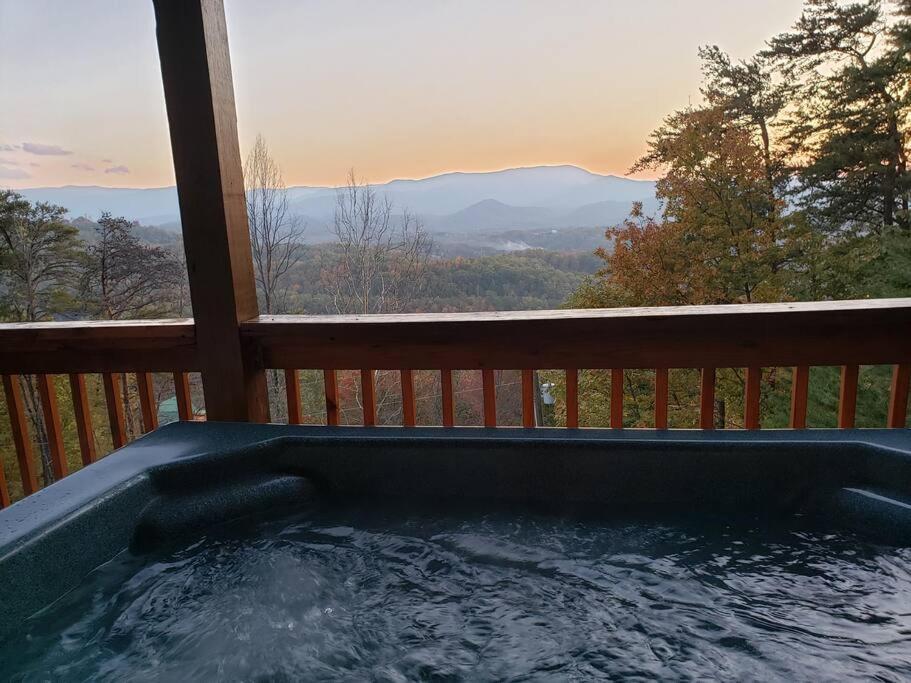 Вілла Yogi'S Den: Breathtaking Views! 3 Min To Dollywood, On 1 Acre! Сев'єрвілл Екстер'єр фото