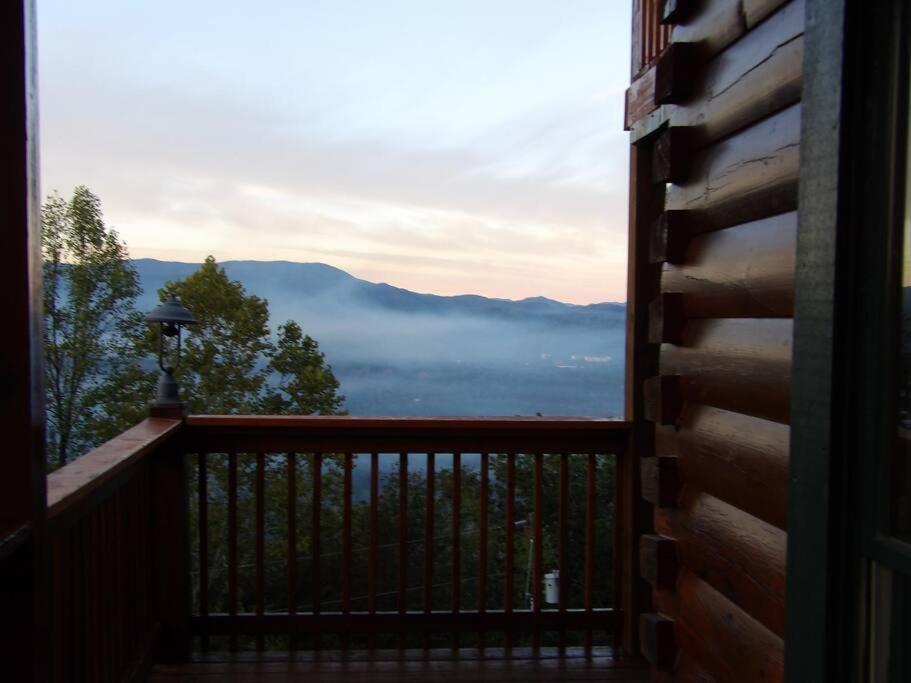 Вілла Yogi'S Den: Breathtaking Views! 3 Min To Dollywood, On 1 Acre! Сев'єрвілл Екстер'єр фото