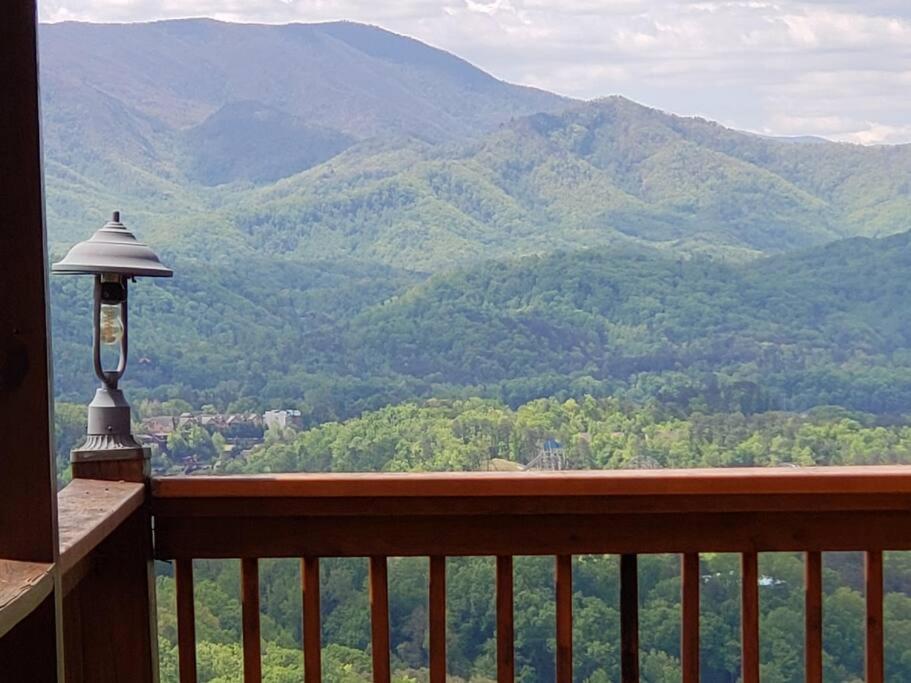 Вілла Yogi'S Den: Breathtaking Views! 3 Min To Dollywood, On 1 Acre! Сев'єрвілл Екстер'єр фото